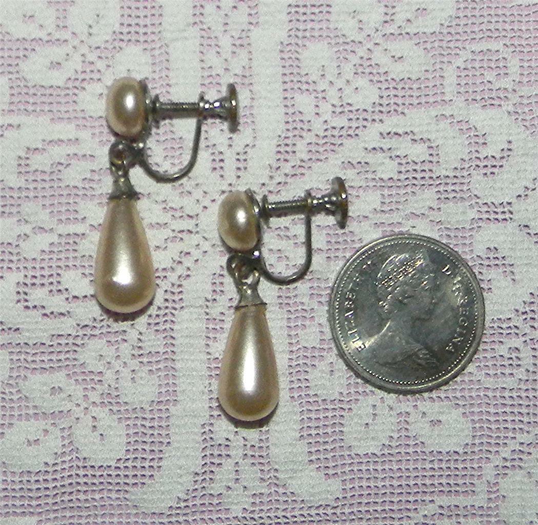 BEAUTIFUL VTG. LAVENDER AURORA BOREALIS & FAUX PEARL BEAD NECKLACE & EARRING SET