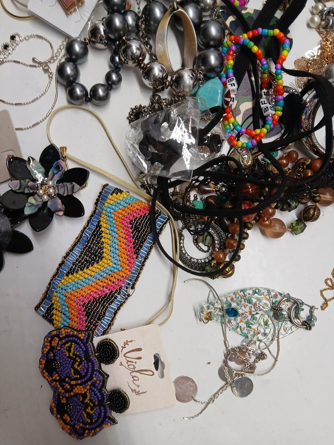 Huge lot Of Jewelry Watches Pearls & More Some new And Used unsearched 4.6lbs