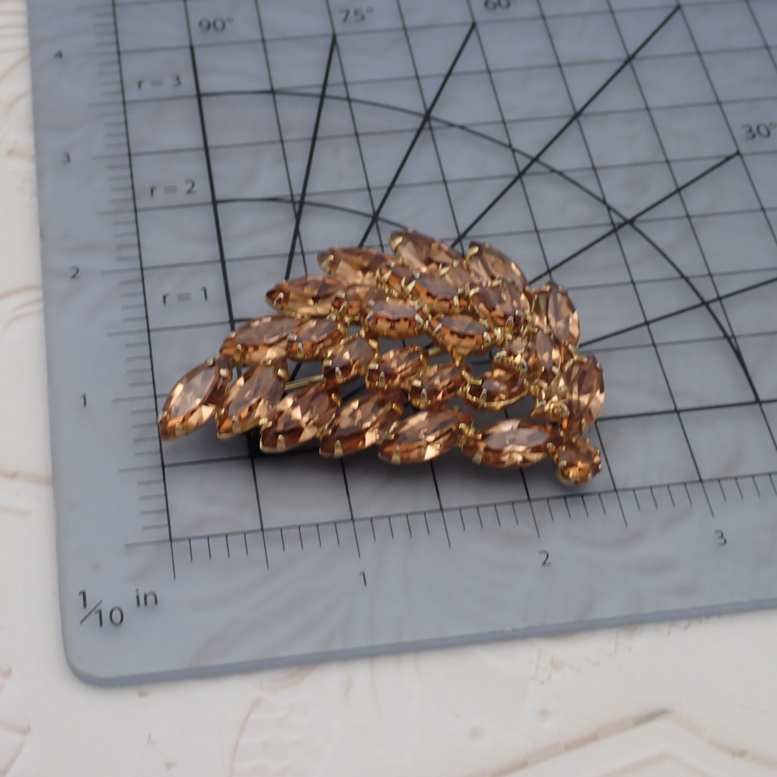 Vintage Layered Marquise Golden Brown Rhinestone Leaf Gold Tone Pin Brooch