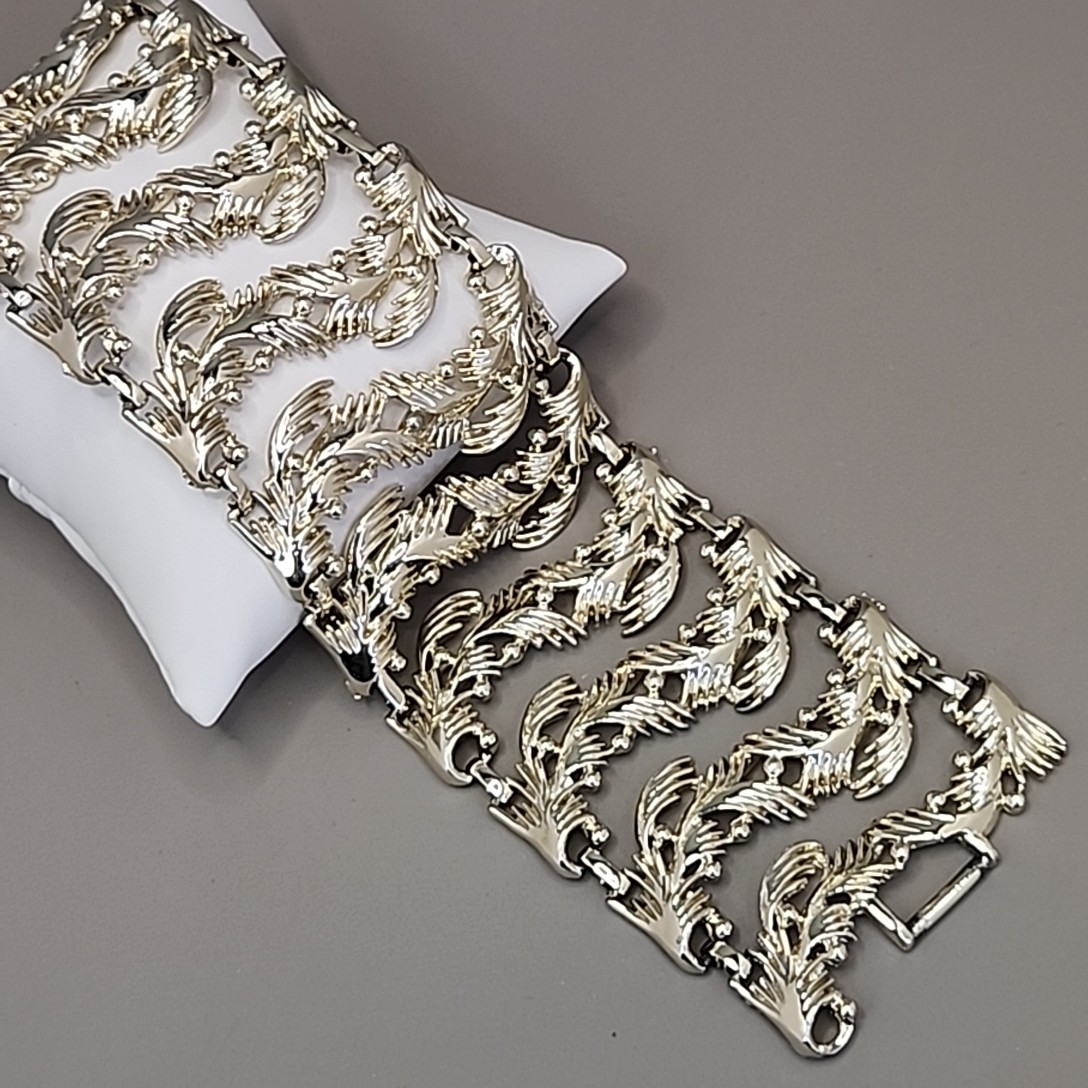 Vintage Charel Wide Bracelet Openwork Leaf Bar Link Gold Tone 7″
