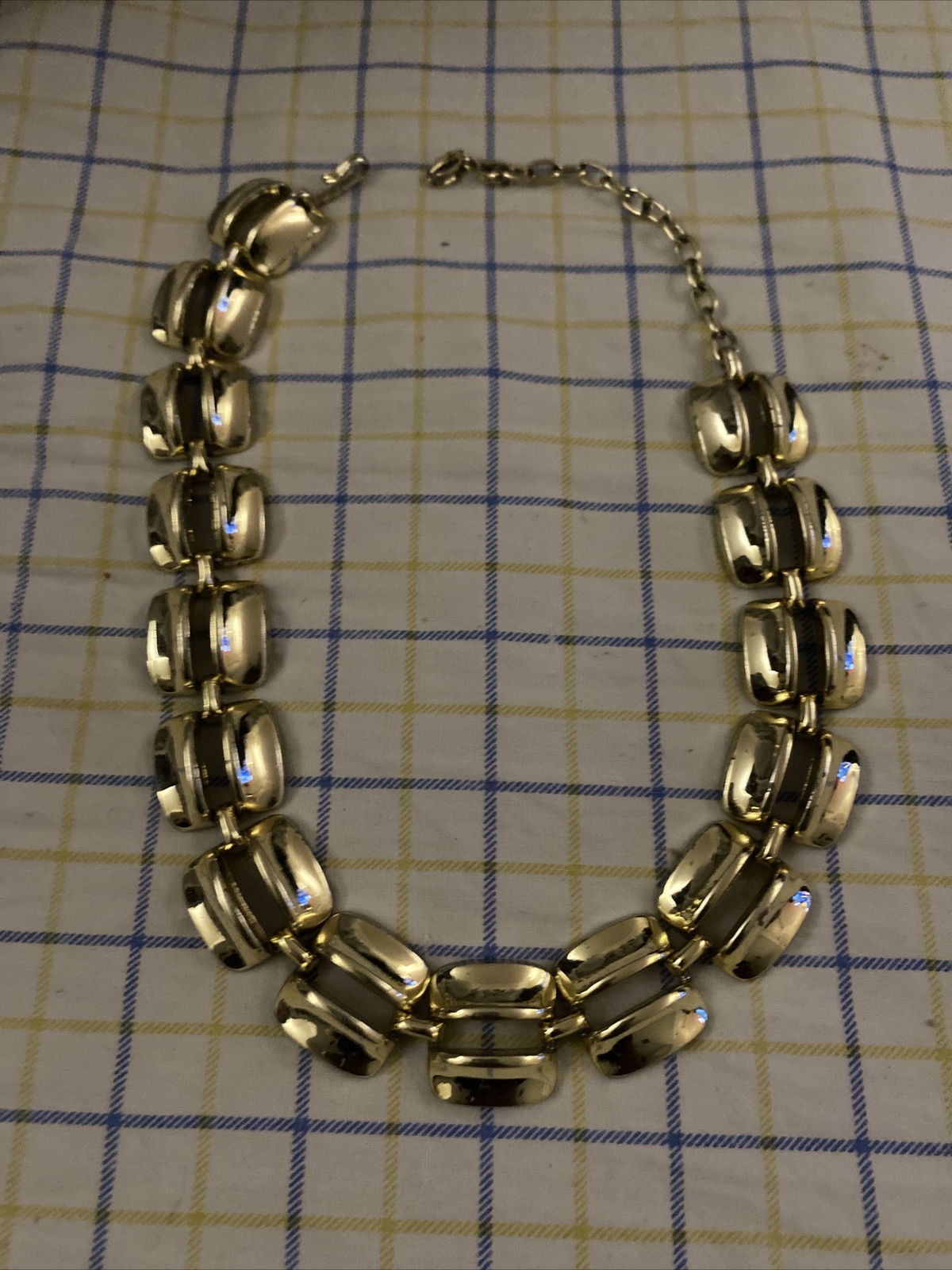 VTG GOLD TONE CHAIN CHOKER DESIGN NECKLACE