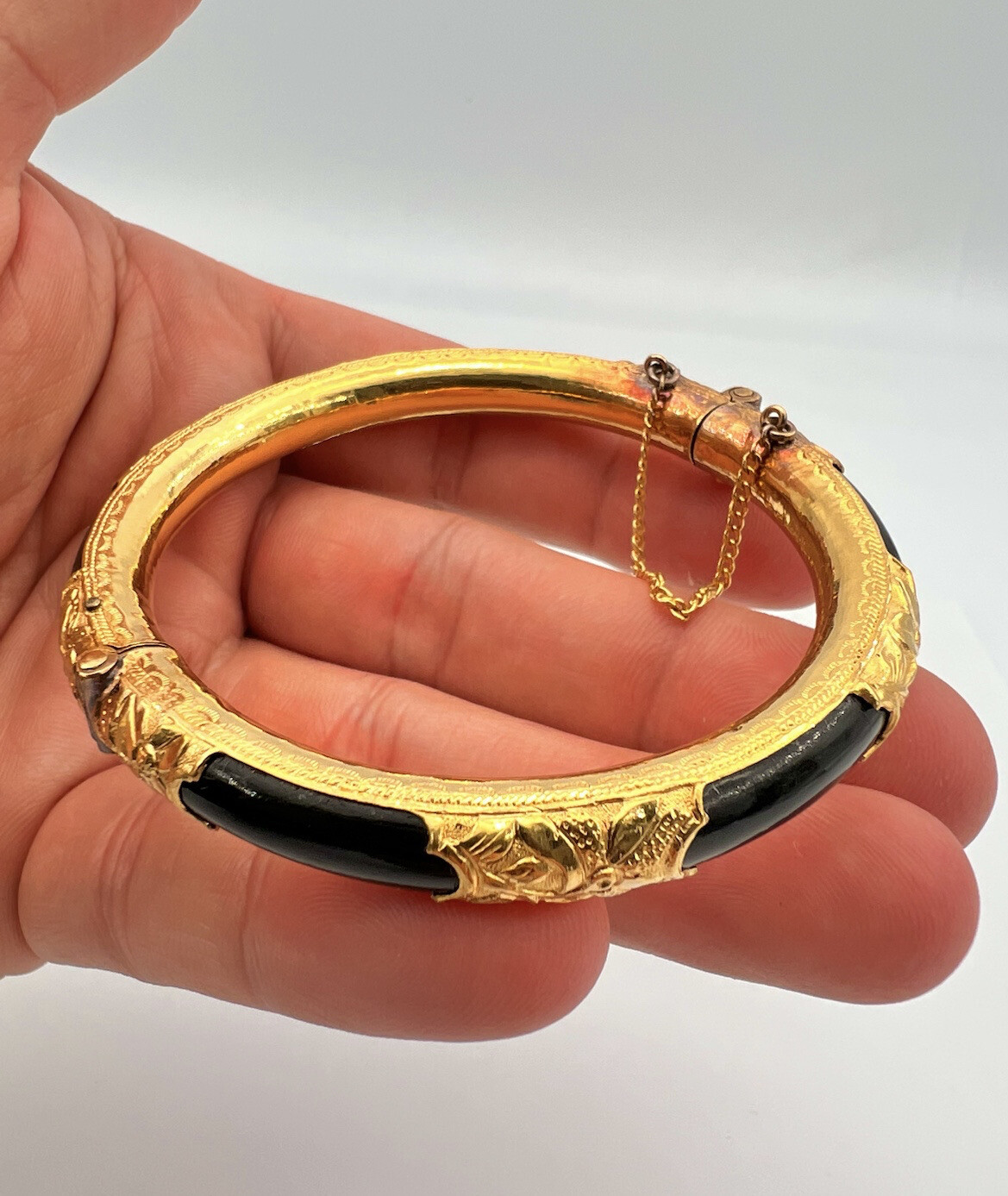 Antique Chinese 24K Yellow Gold Black Gem 8mm 6.5″ Hinged Bracelet Bangle 26.9g