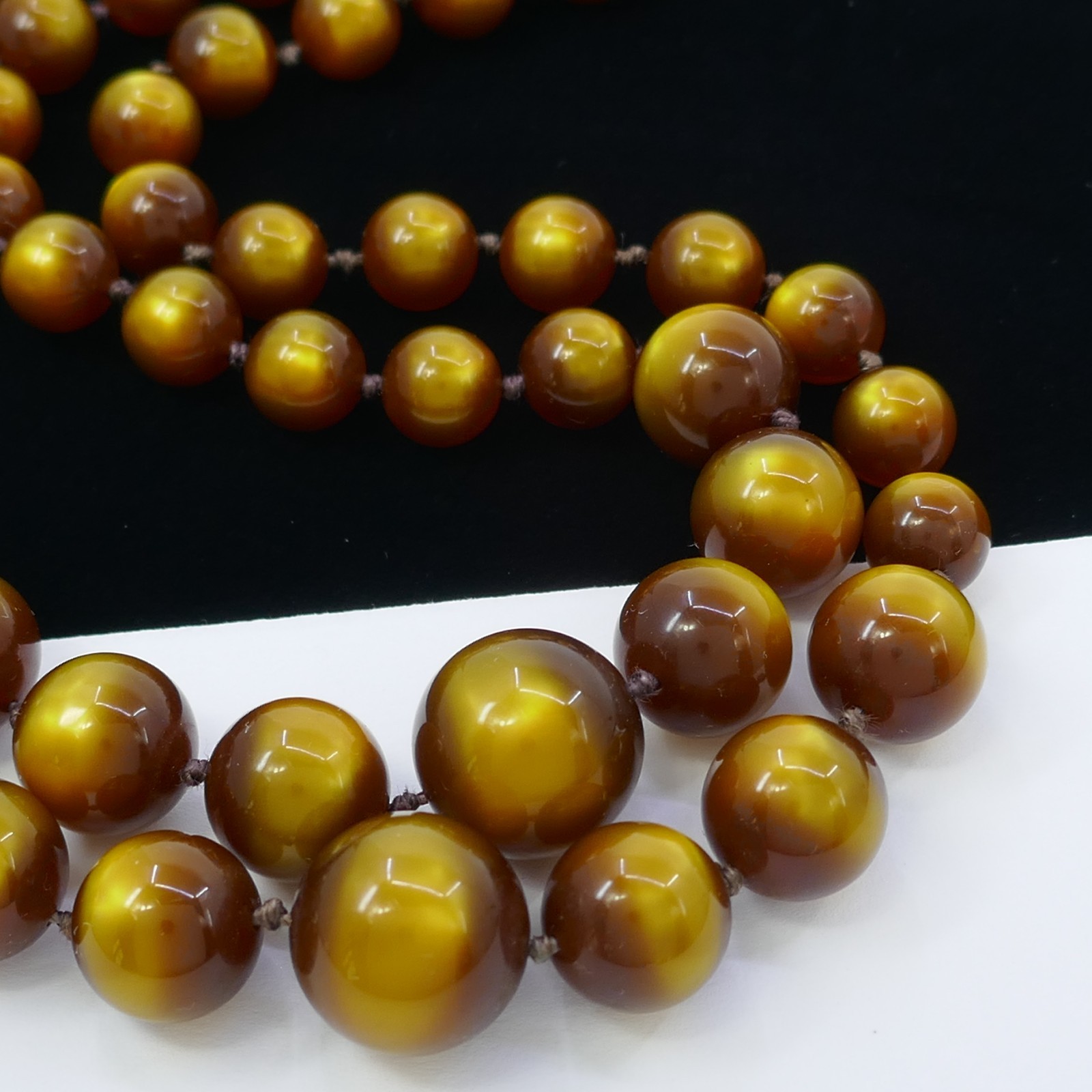 VINTAGE 1950’S LUCITE MOONGLOW BEAD DOUBLE STRAND GOLDEN BROWN NECKLACE 16″