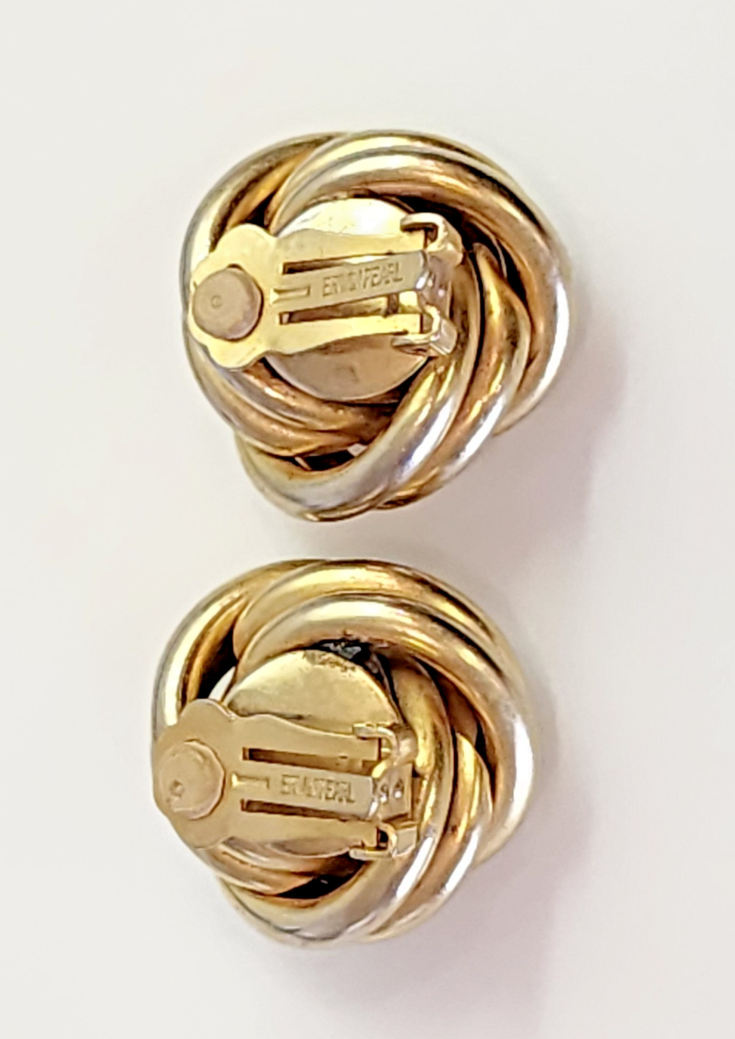 Vintage Ervin Pearl 1 1/4″ Gold Tone Twisted Knot Clip On Earrings – Jewelry