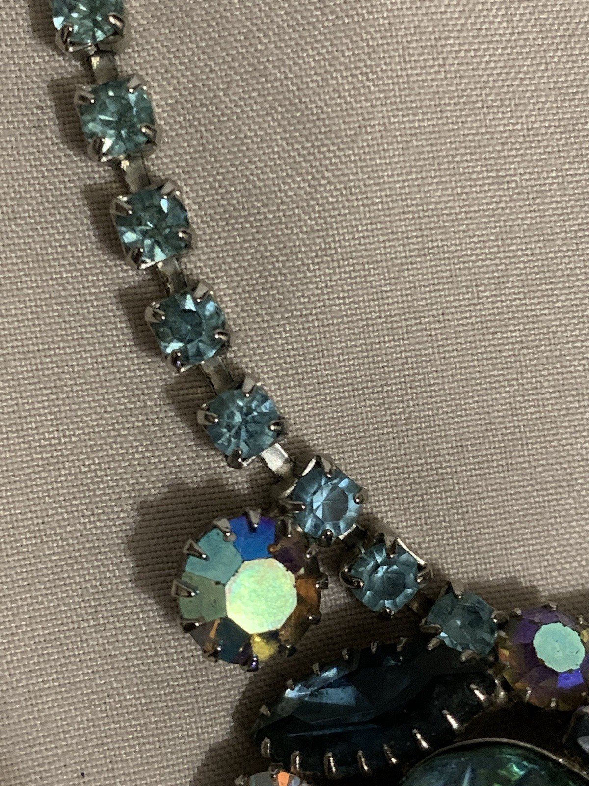 Signed Edlee Rhinestone Necklace: Frosted Art Glass, Aurora Borealis