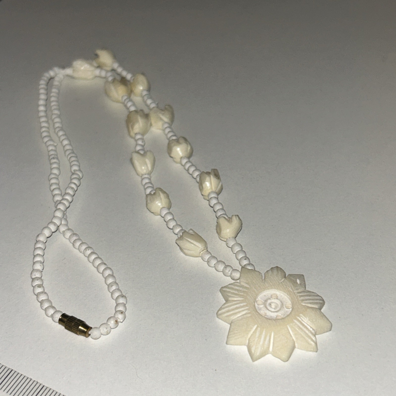 Cute Carved Cream 12 In Necklace