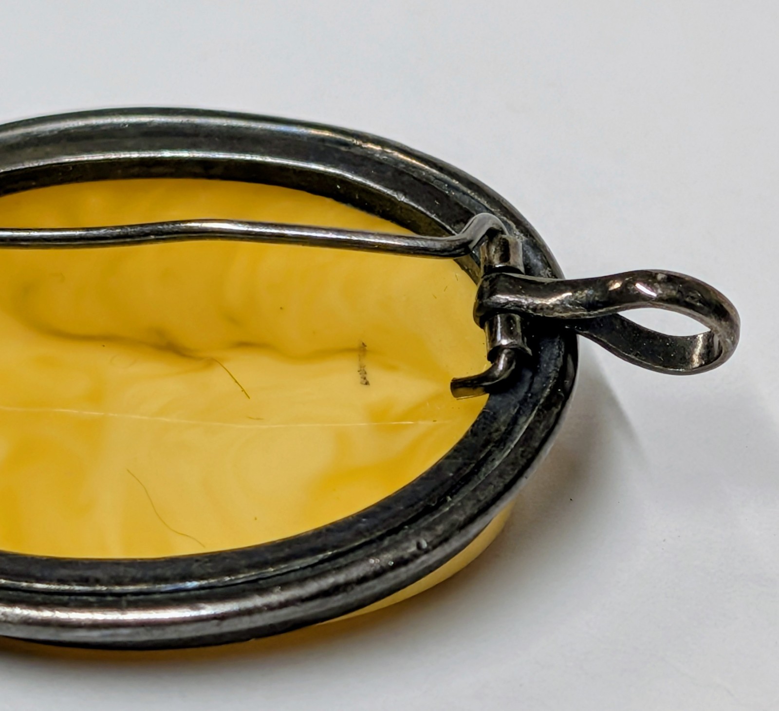 Vintage Butterscotch Baltic Amber Egg Yolk Pendant Brooch