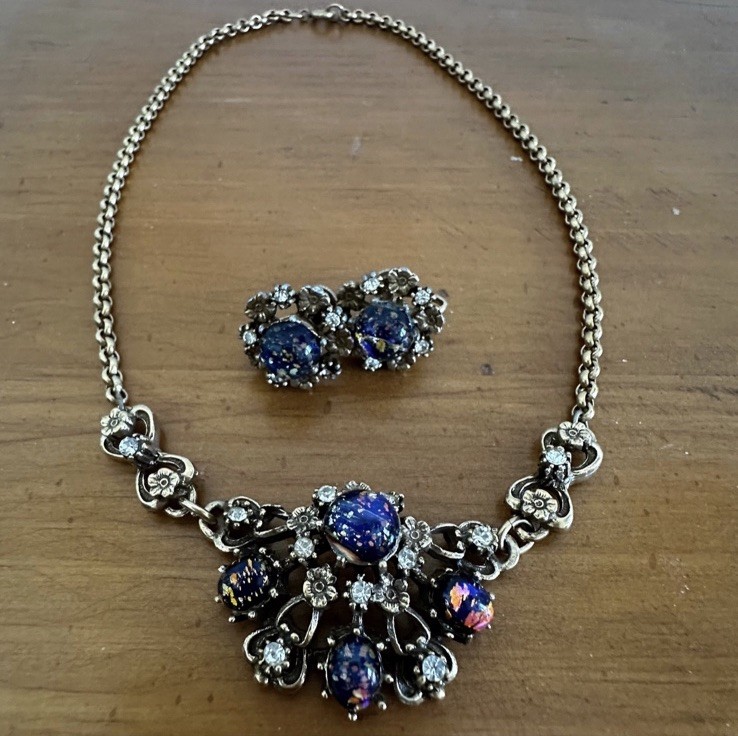 Vintage 1940’s Coro necklace earring Set, Dragons breath, rare find vintage