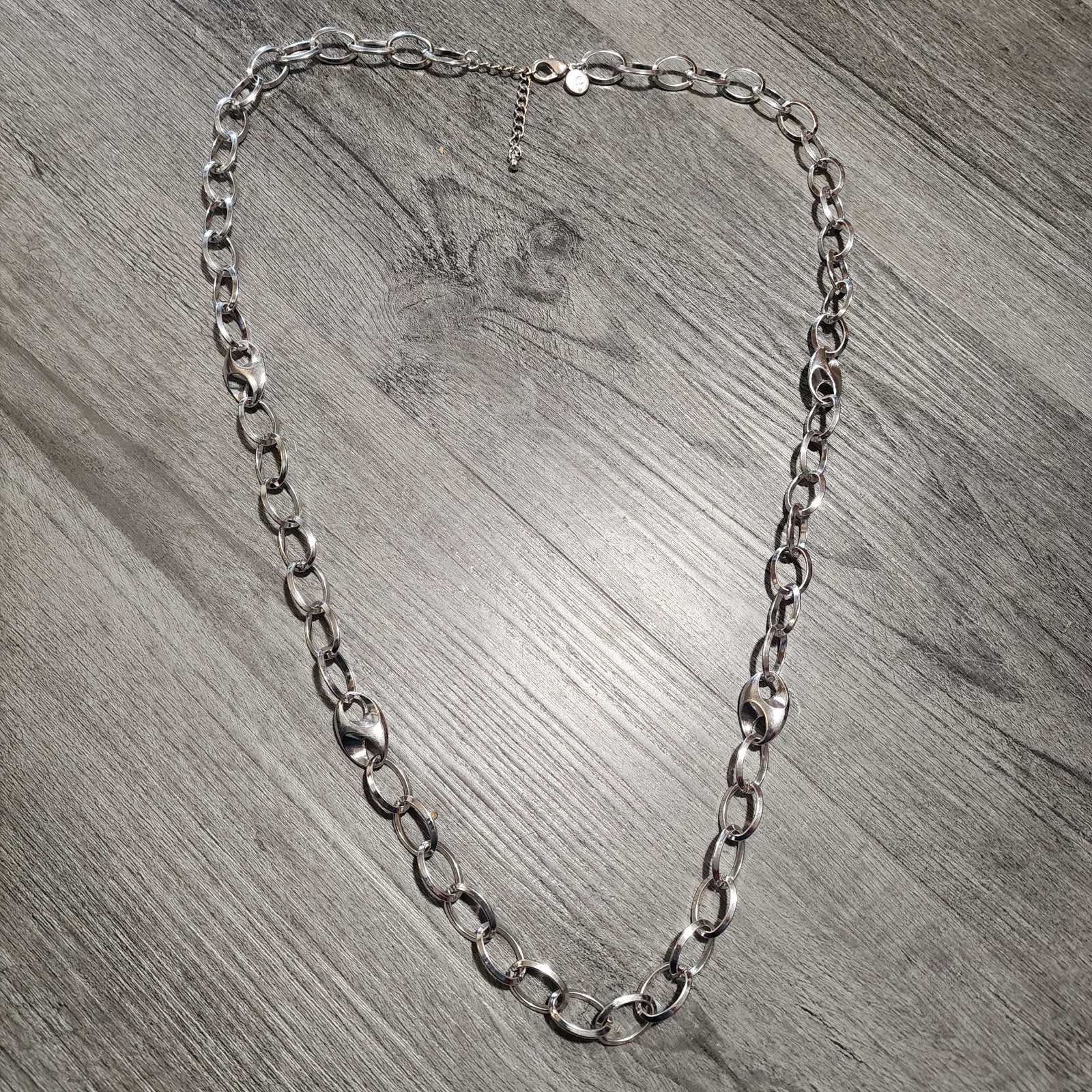 Liz Claiborne Silver Tone Choker Necklace Long Chain 41″ Hammered Links Signed