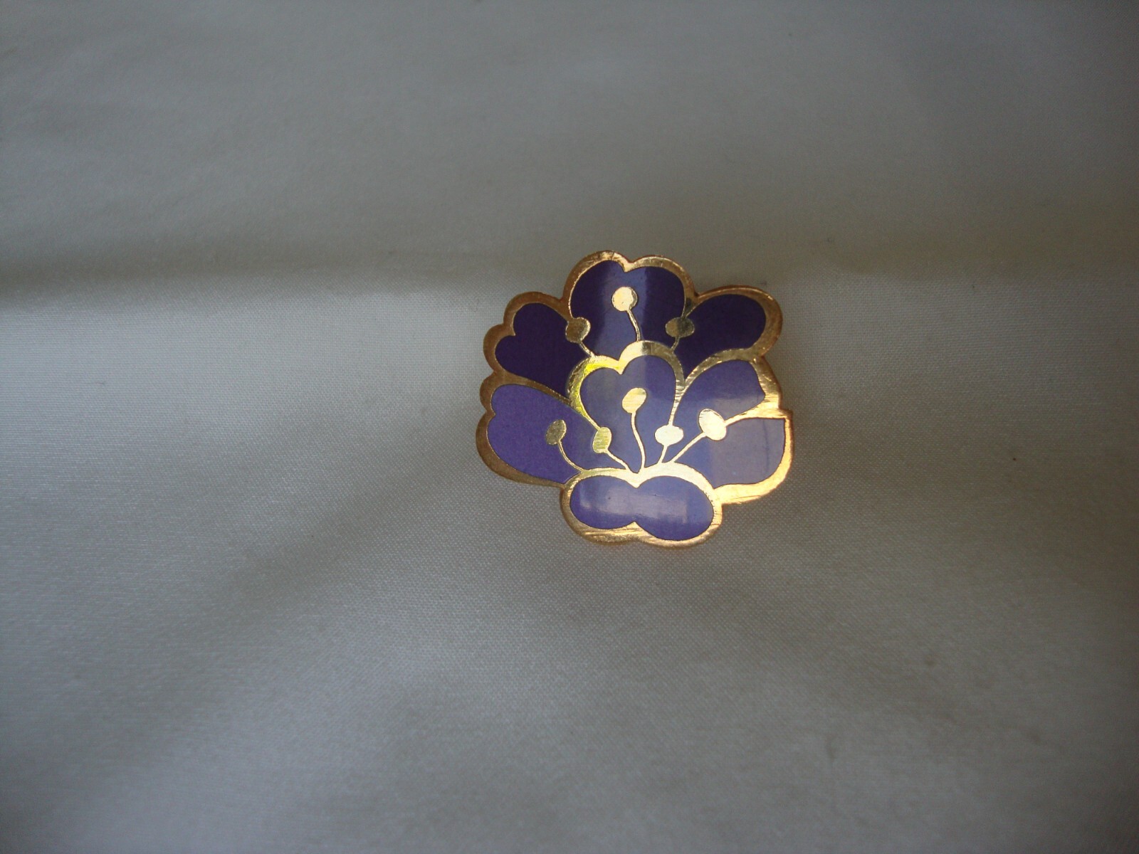 Vintage Cloisonne Cherry Blossom Purple & Lavender Enamel Gold Tone Scarf Clip