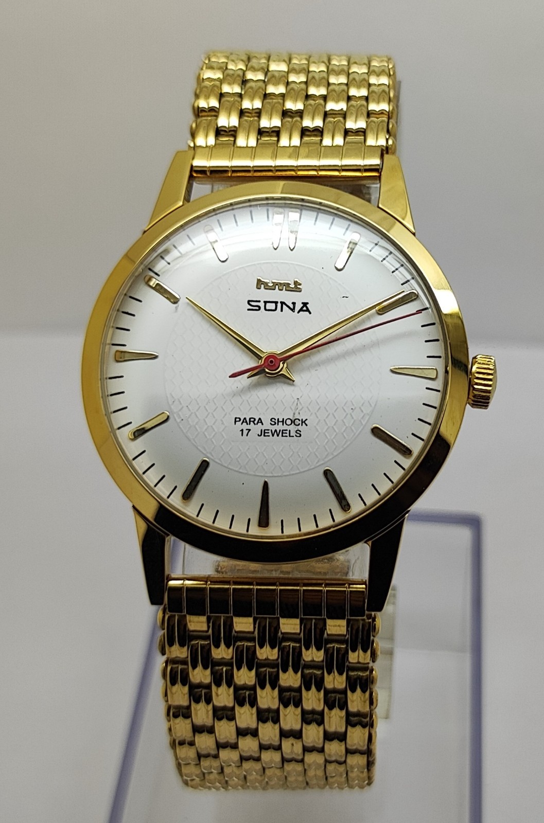 Vintage Hmt Sona White Dial 17 Jewels Para Shock Mechanical hand winding Watch
