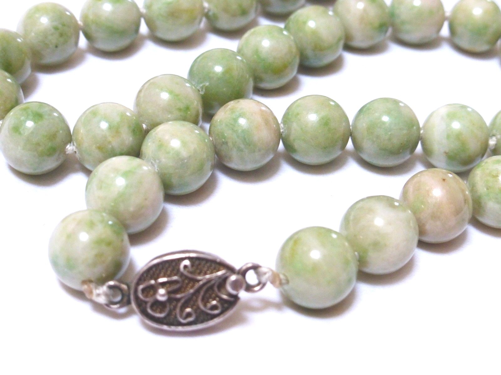 CHINESE VINTAGE Apple GREEN JADE 10mm BEAD NECKLACE, SILVER CLASP, 84 grams