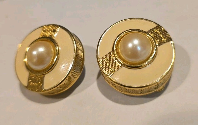 Vintage Givenchy Paris Round Gold Tone Faux Pearl Enameled Earrings Rare 4G