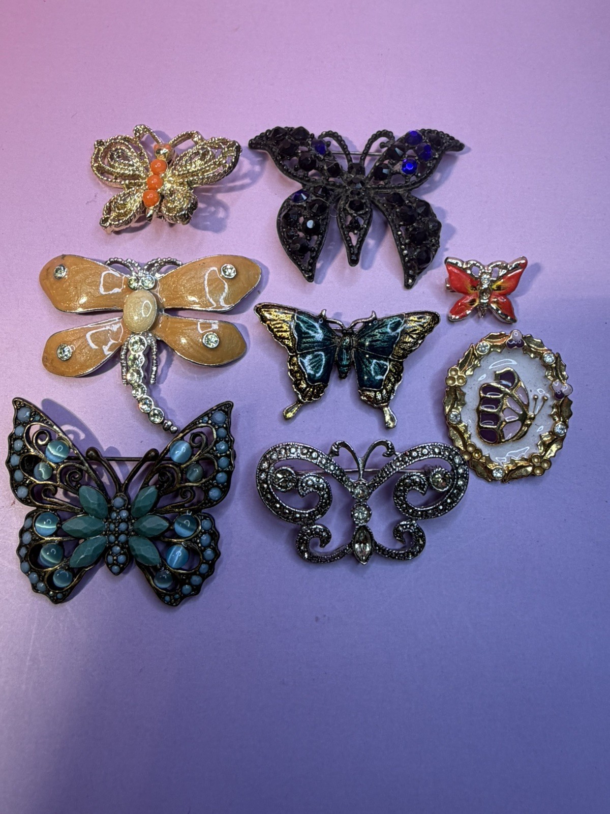 CLEARANCE 65+ Luxury Lot of Vintage and Used Brooches/pendants several Signed