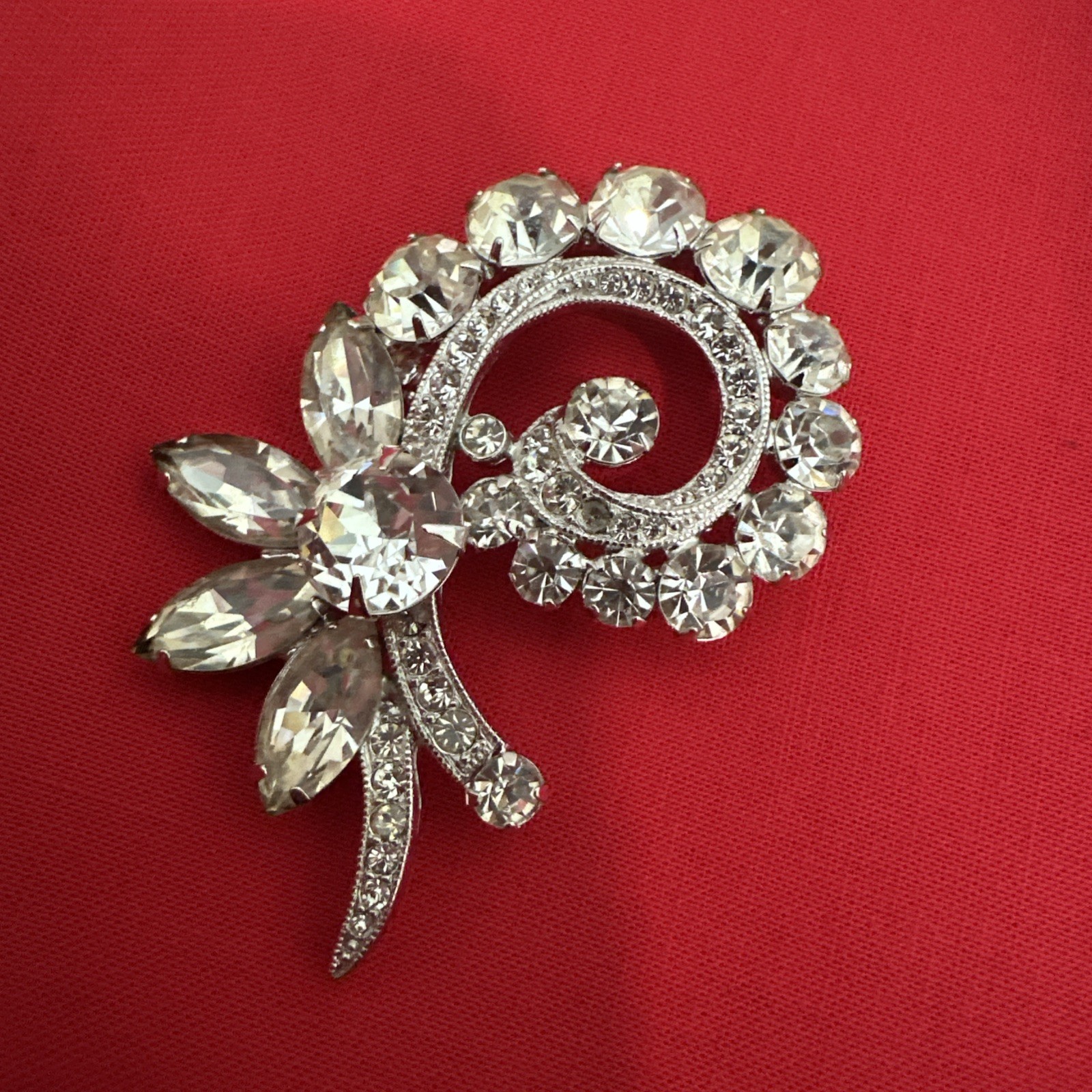 Vintage Eisenberg Ice White Rhinestone Crystal 2.25″ Statement Brooch Pin