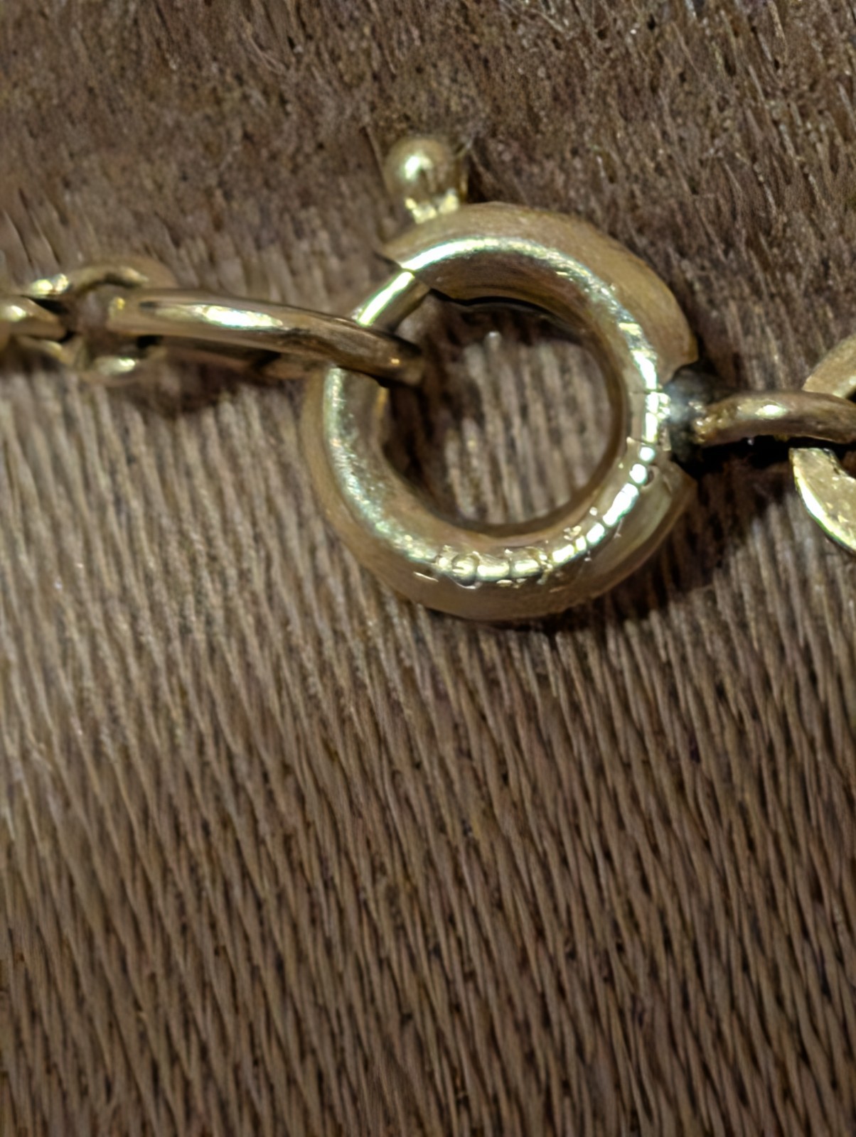 14K Yellow Gold Filled 1940’s Heart Photo Locket Necklace Engraved Chain Vintage