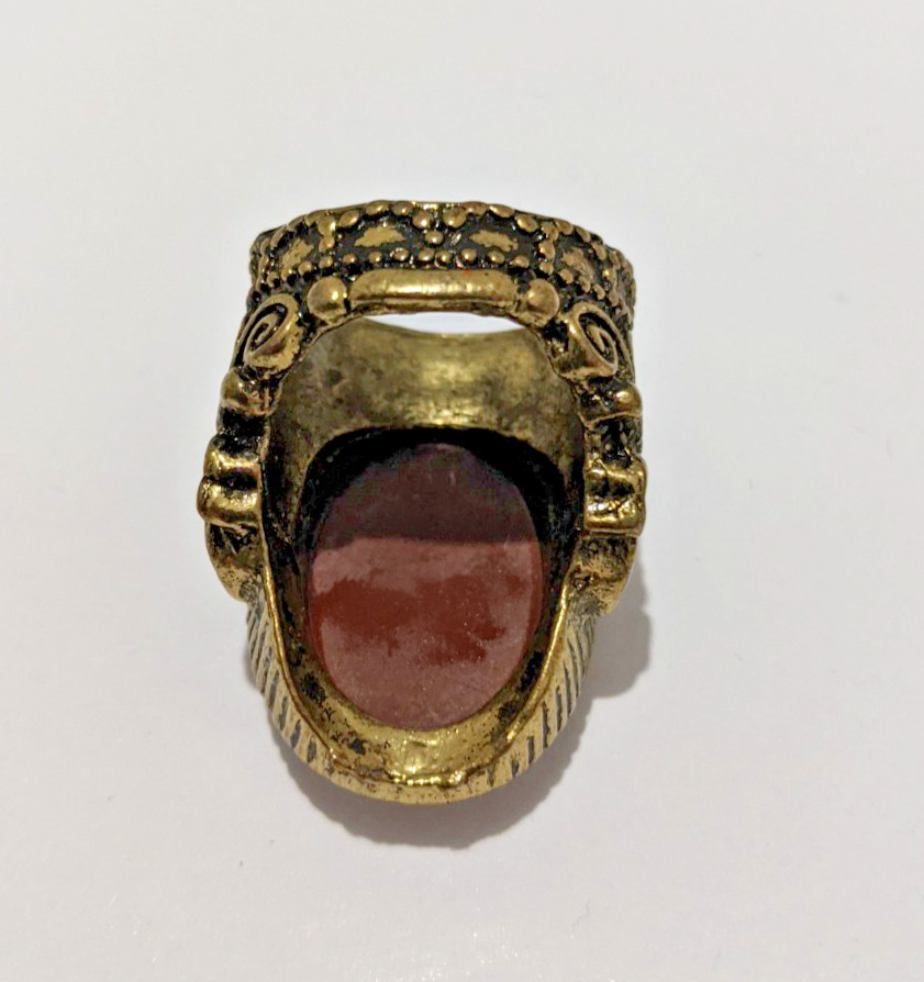 GE. Large Gold Tone Metal Alloy Purple White Carved Acrylic Cameo Ring Size 5.5