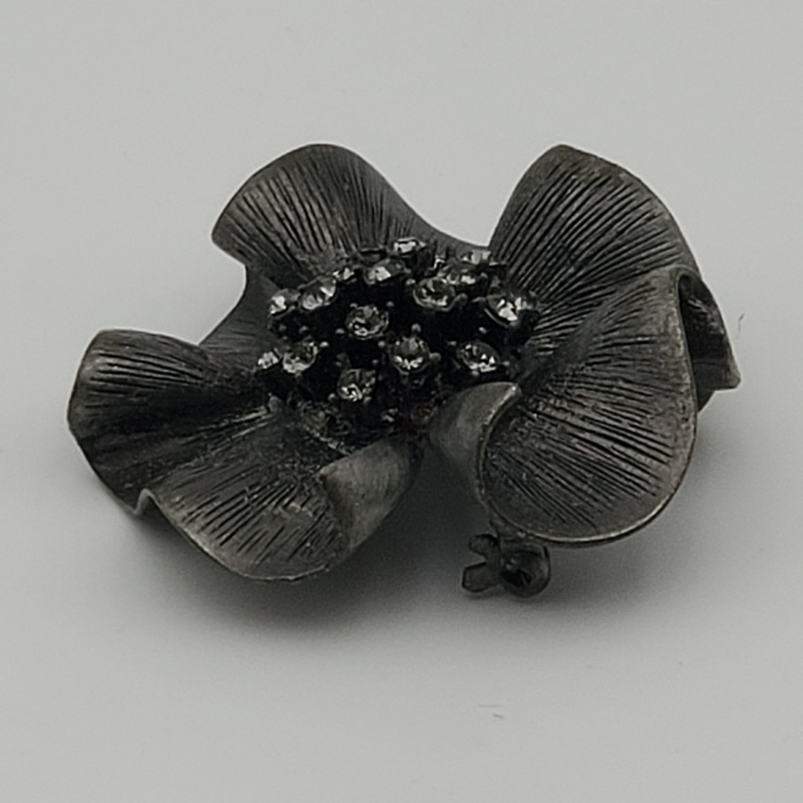 Dark Grey Metal Flower Brooch/Pendant