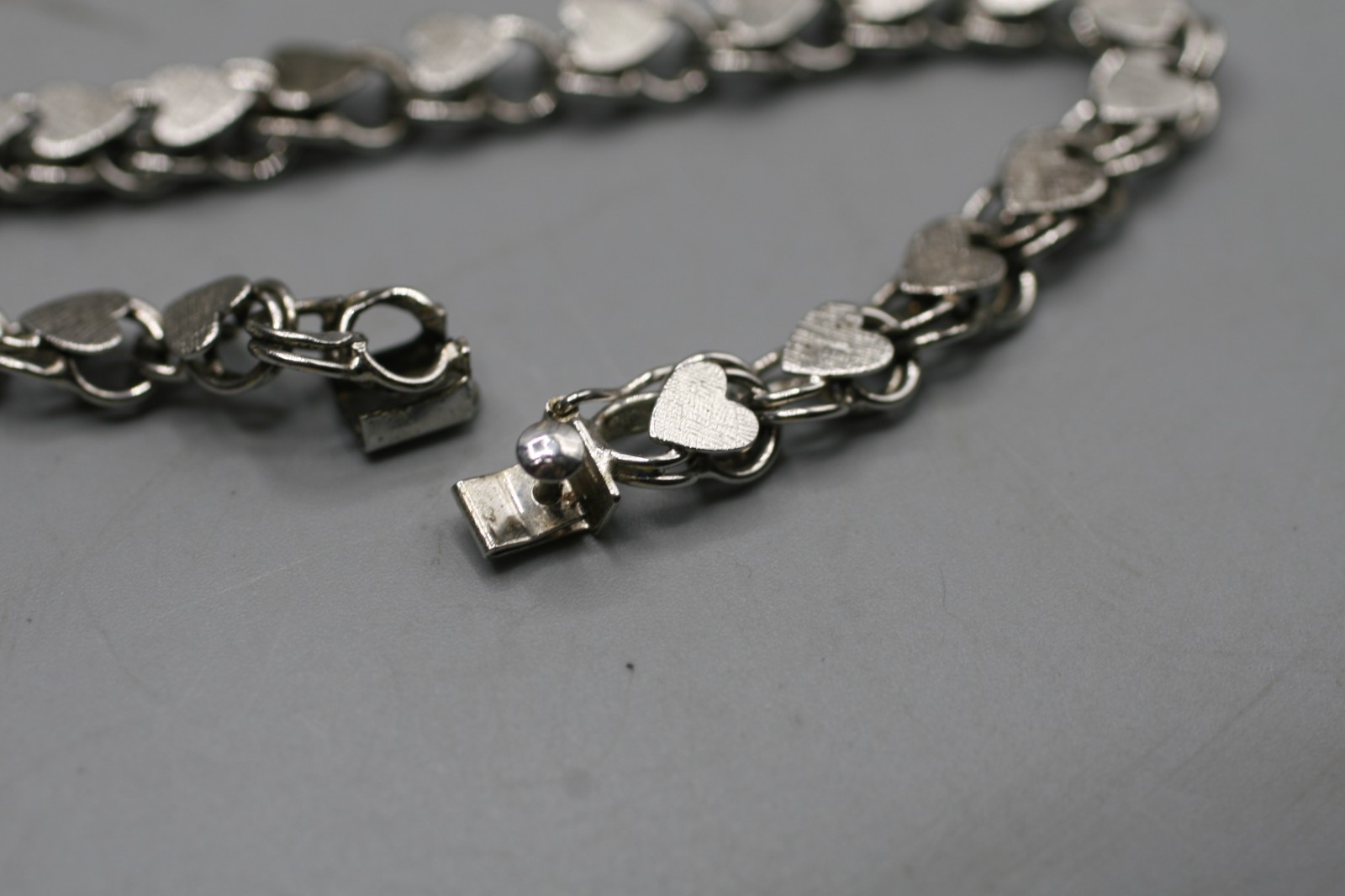 Vintage 7″ Sterling Silver Charm Bracelet Heart Design Double Chain R4