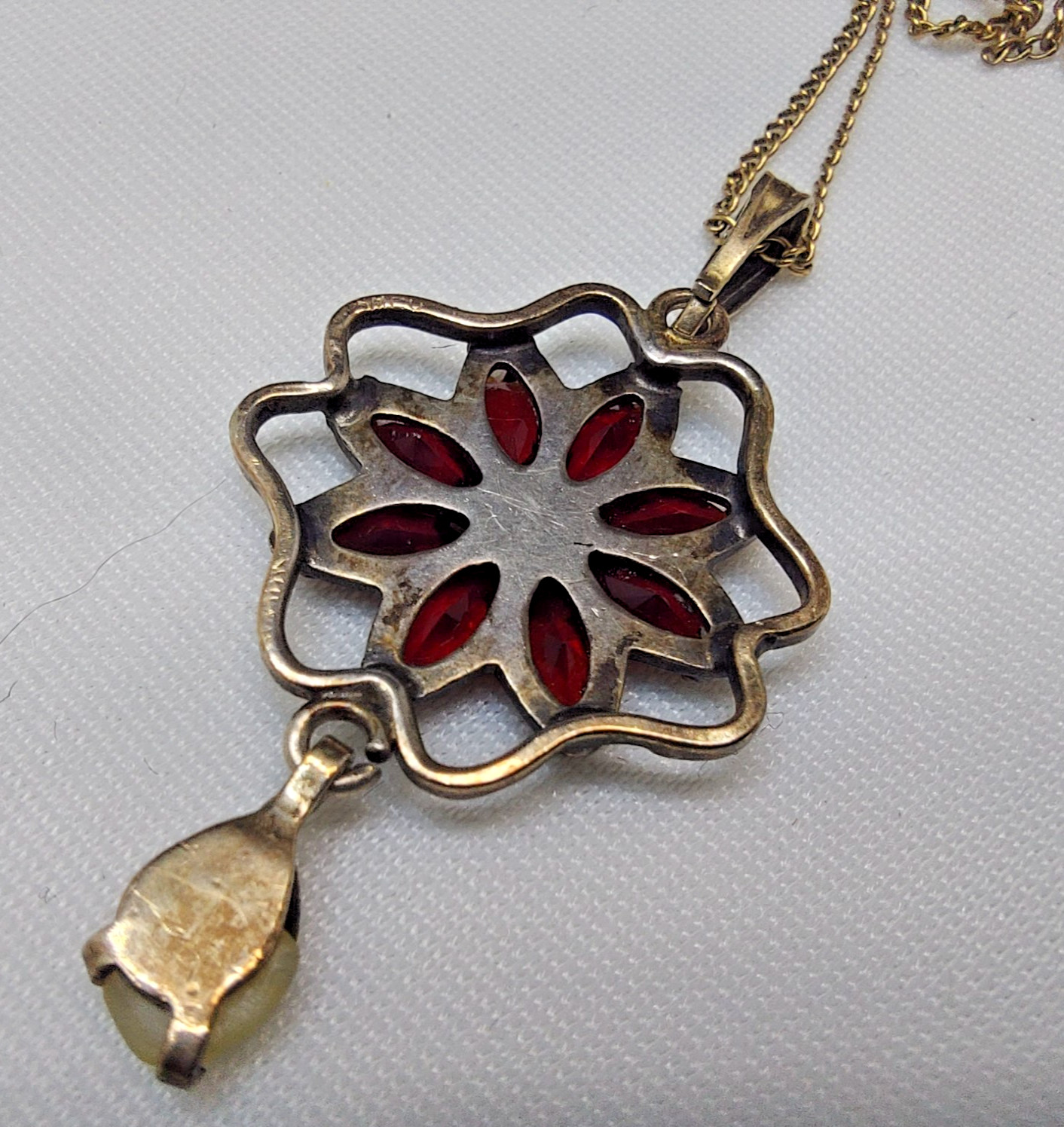 Vintage AMCO Victorian Style 1/20 14k Gold Filled Garnet Red Pendant Necklace