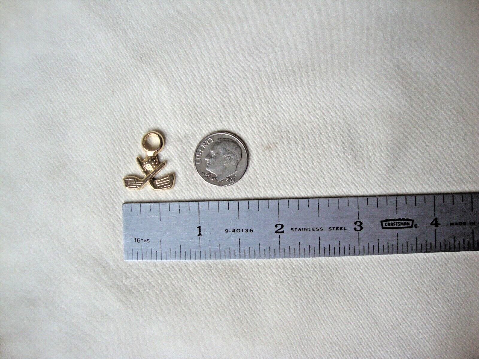 VINTAGE 1980s GOLF BALL & CLUBS INSIGNIA GOLD TONE SLIDE PENDANT
