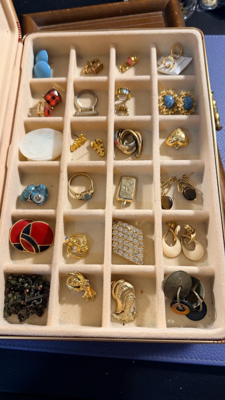 Vintage Costume Jewelry Mixex Collection W/ Box