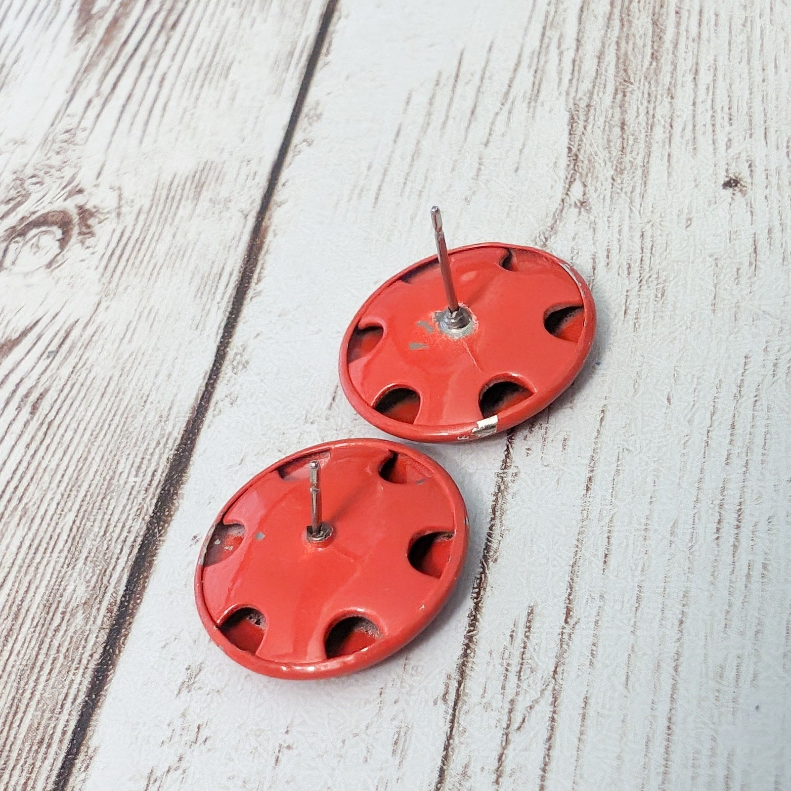 Vintage Earrings For Pierced Ears – Metal Red Circle 0.75″- Broken Stud