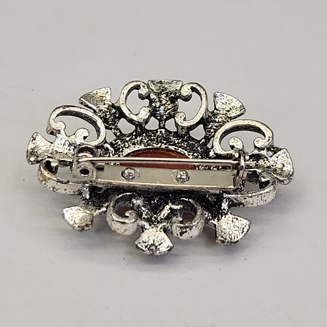 Vintage Carnelian Brooch Orange Stone Silver Tone Scrollwork Oval 1 5/8″