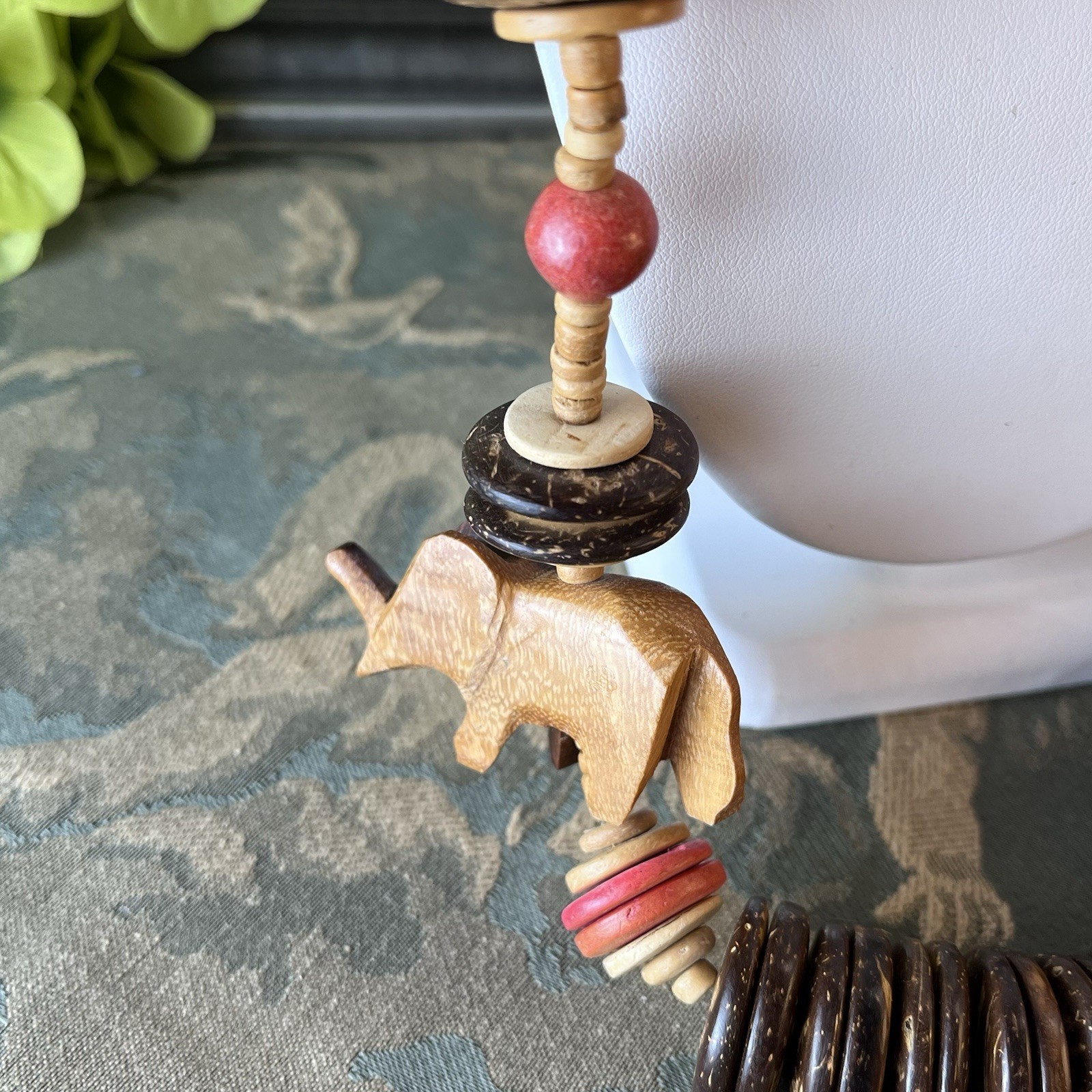 Vtg 26” African Safari Wood Bead Necklace & Rhino Earrings Lion Zebra Elephant