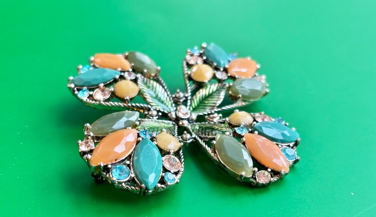 RHINESTONE FLOWER BROOCH,FLOWER FASHION PIN, EASTER JEWELRY,SOFT COLOR PALATE