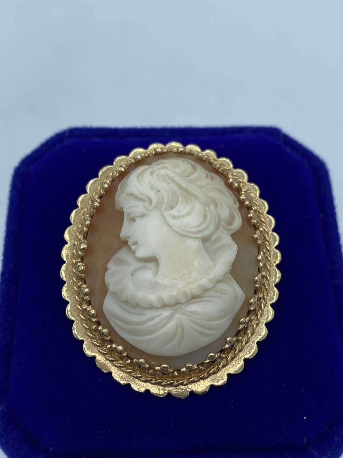 VTG 14K Yellow Gold Cameo Brooch Pendant 10.9 Grams