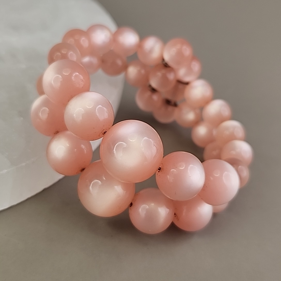 Vintage Moonglow Wrap Bracelet Pink Graduated Lucite Layered Expands 6″