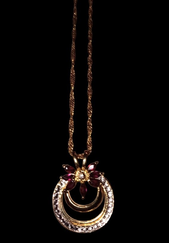Vintage Style Gold Tone Celestial Crescent Moon Flower Pendant Necklace Ruby Red