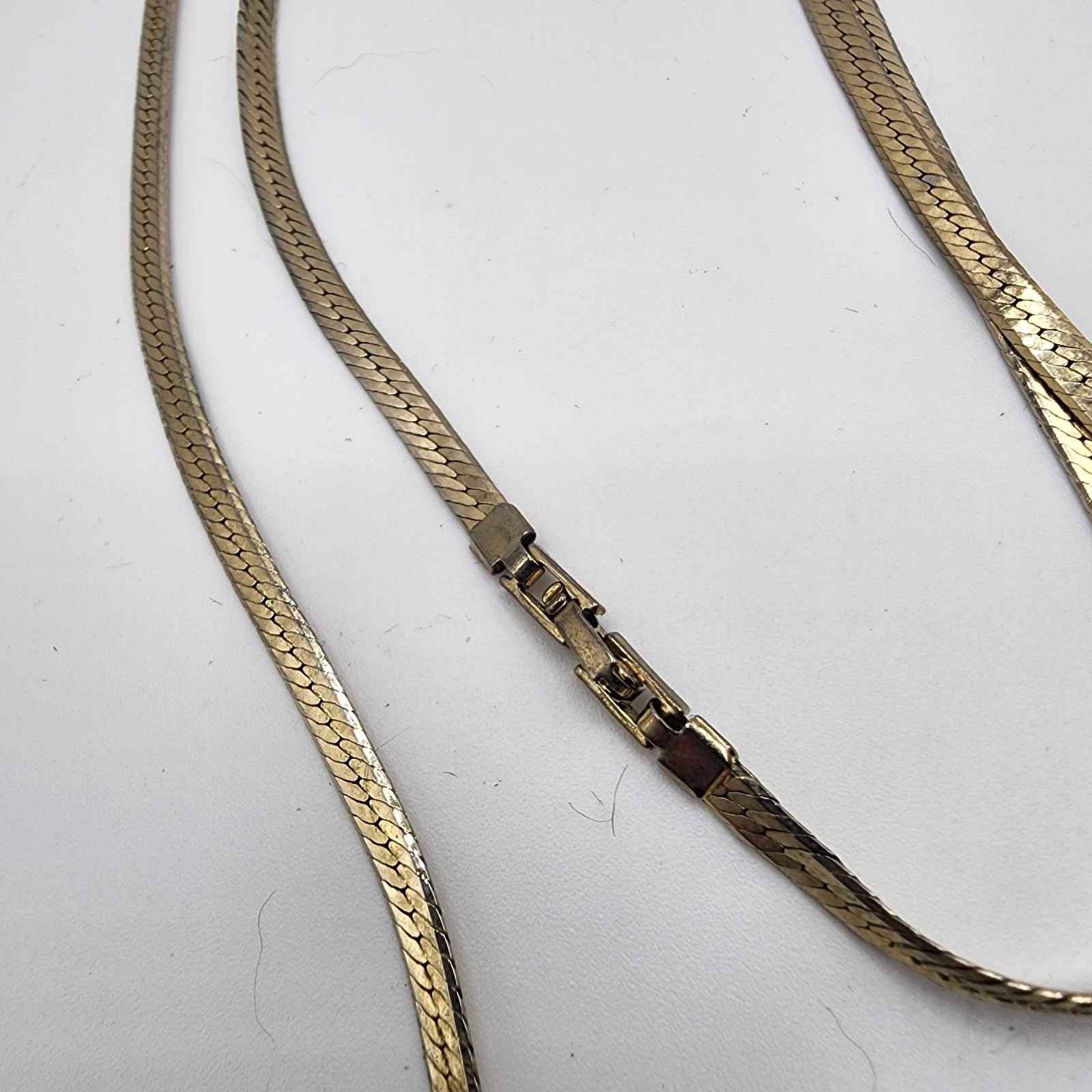 Vintage Gold Tone Snake Chain Style Necklace With Dog Charm Pendant 30″ Long