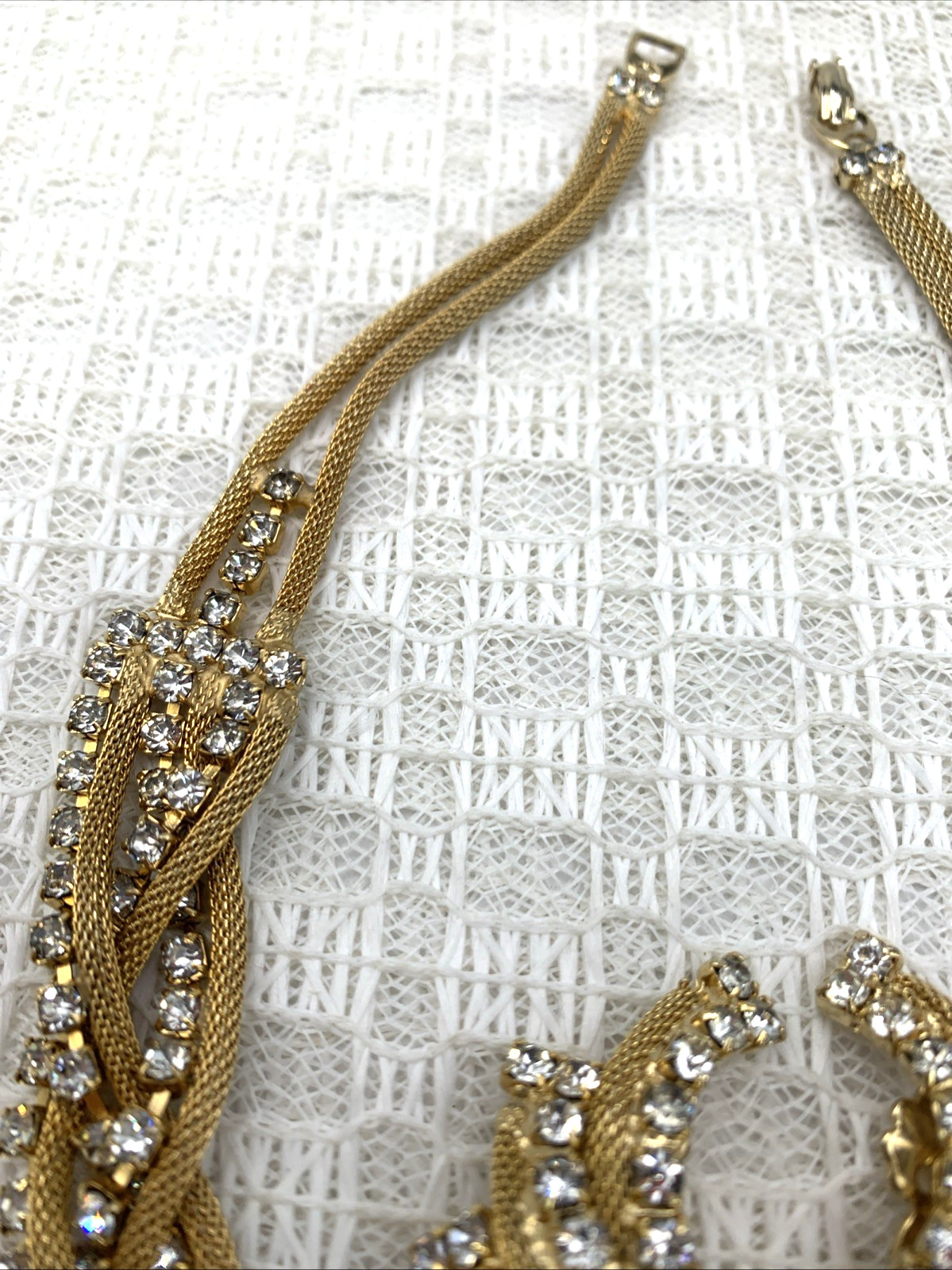 BRAIDED Goldtone Mesh & Clear Rhinestone 15″ Necklace & 1-1/4 x 1″ Clip Earrings