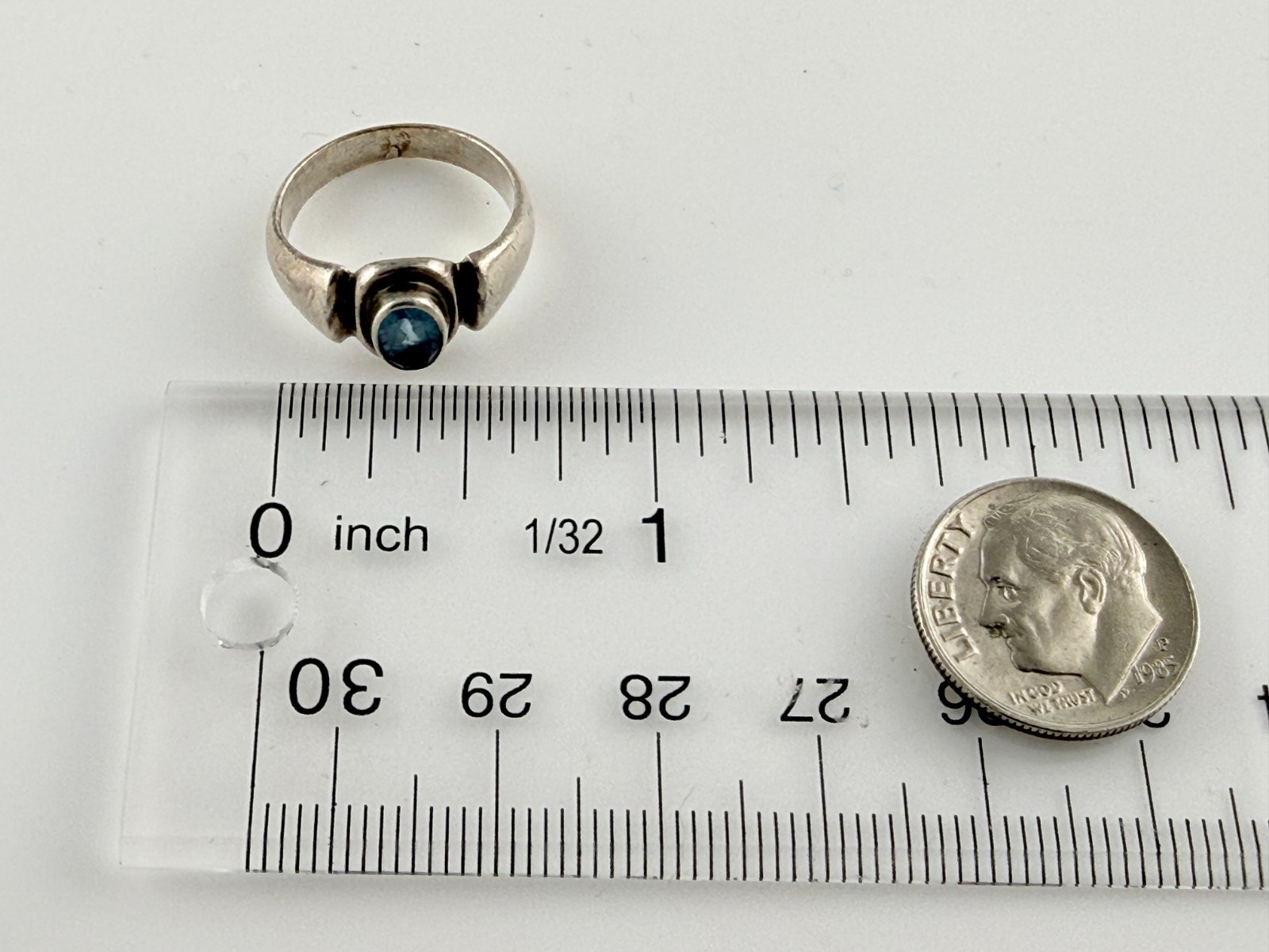 Vintage Sterling Silver Oval Cut Blue Topaz Ring 925 Size 5.5 Weighs 3.6g