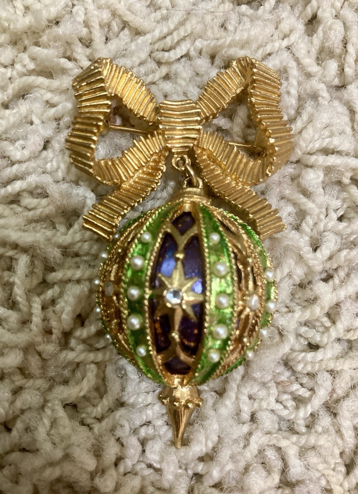 Vintage MYLU Christmas Tree Ornament Brooch Pin Gold Tone