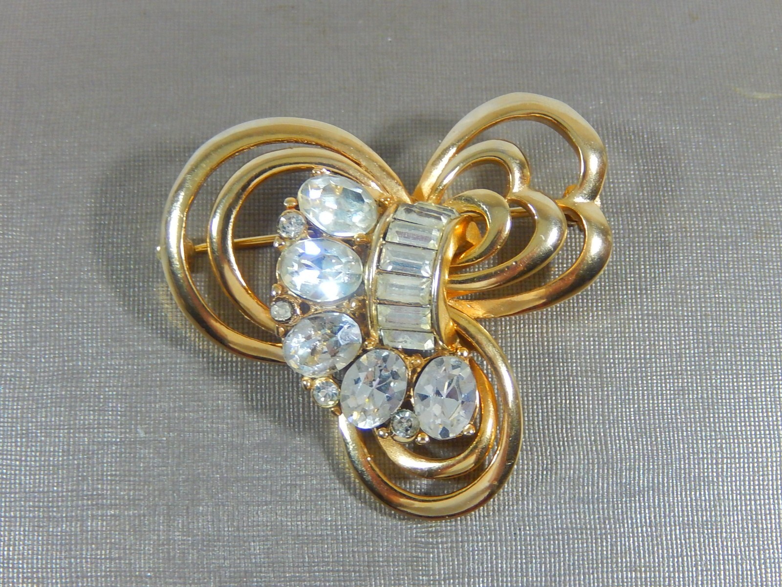 VITG HIGH END INVISIBLE SET CLEAR BAGUETTE OVAL & ROUND GP RHINESTONE BROOCH