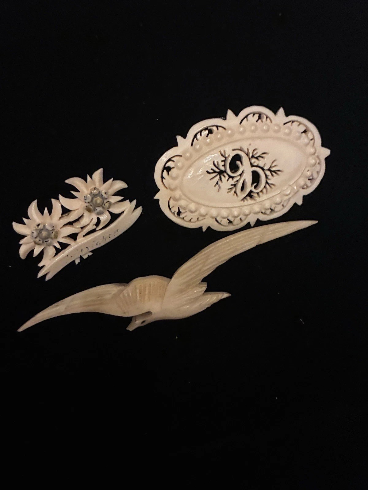 Chinese Export Carved Bovine Bone Brooch Demi Vintage Antique Jewelry