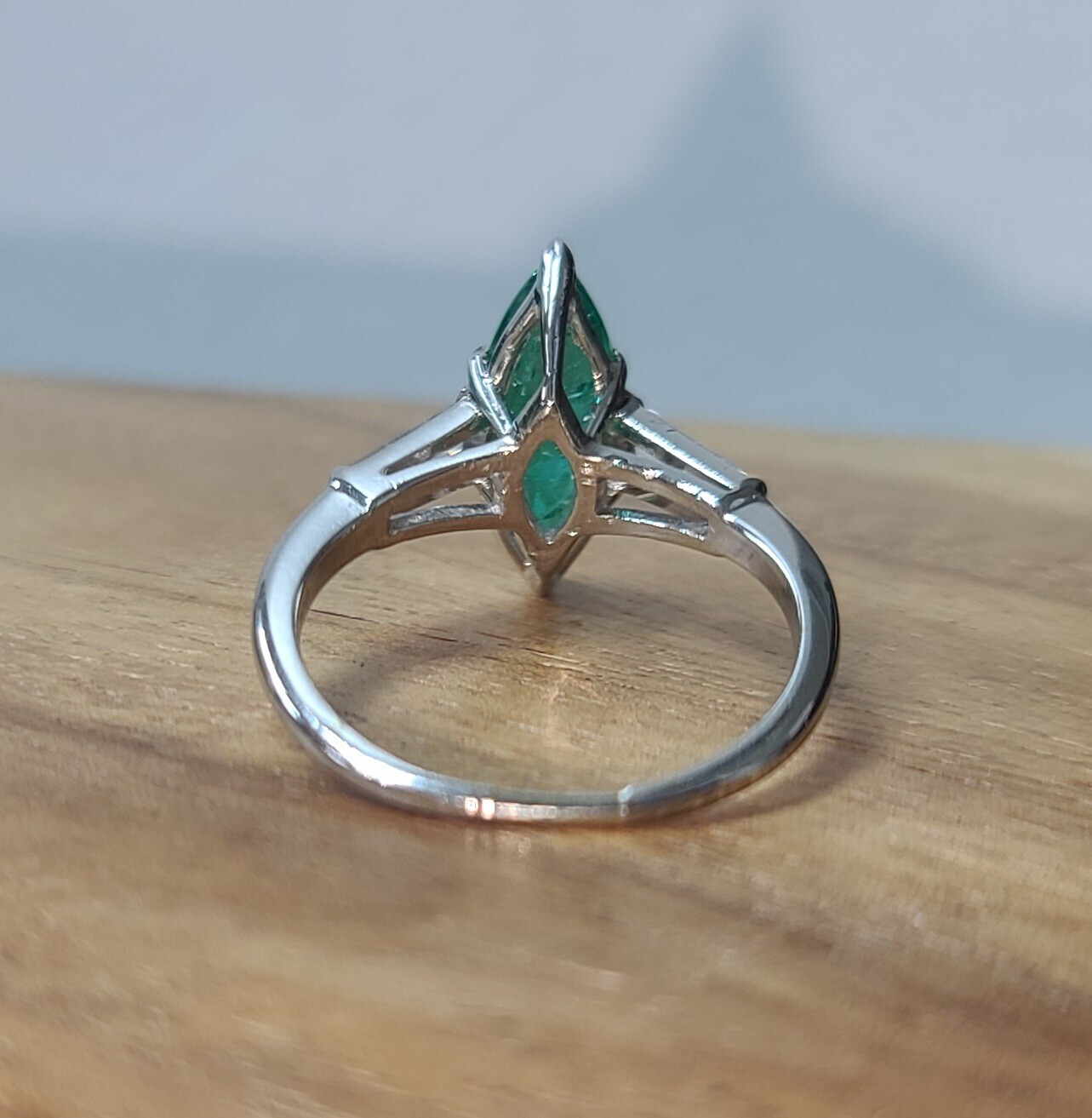 Vintage Platinum Engagement Ring 2.09CT. Gem Natural Green Emerald Marquise Cut