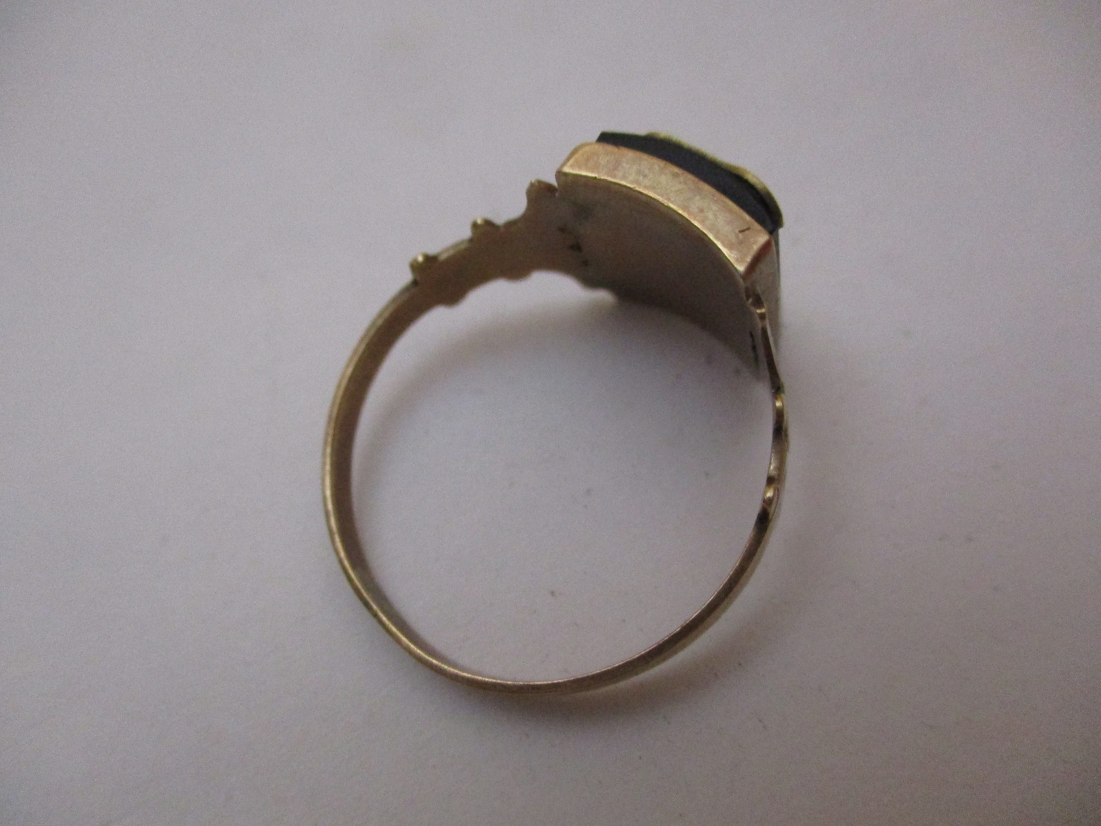 Antique Victorian 8K Gold Ring Black Onyx Signet Old English Monogram G H 9 6