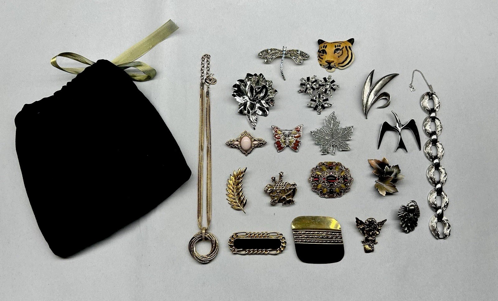 Vtg. Mixed Brooch & Necklace Lot Monet SarahCov 20pc Jewelry Bundle | USA Seller