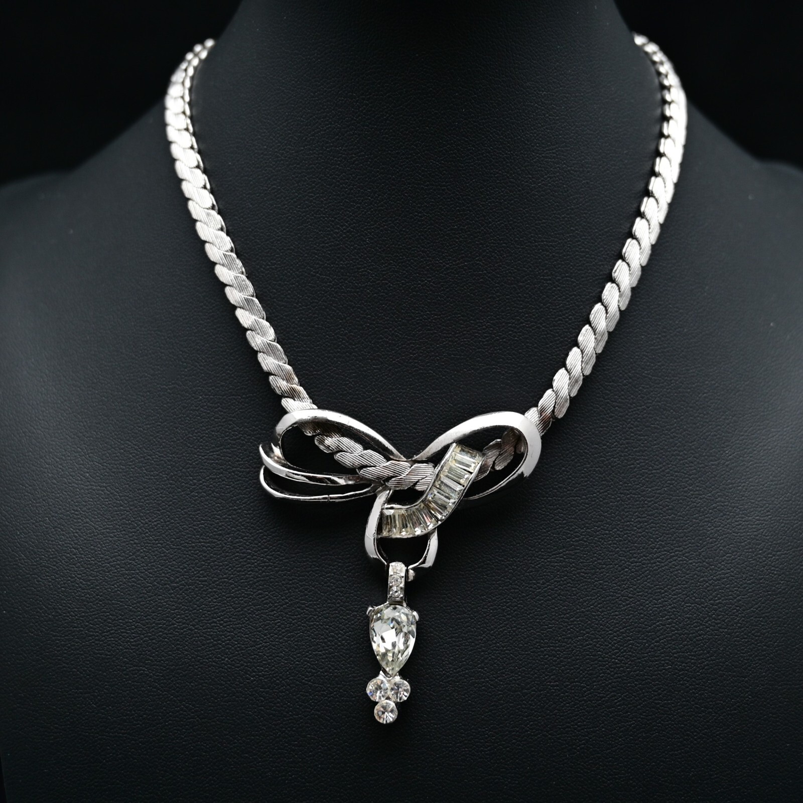 TARA Vintage Original White Gold Plated Silver Diamond Zirconia Pendant Necklace