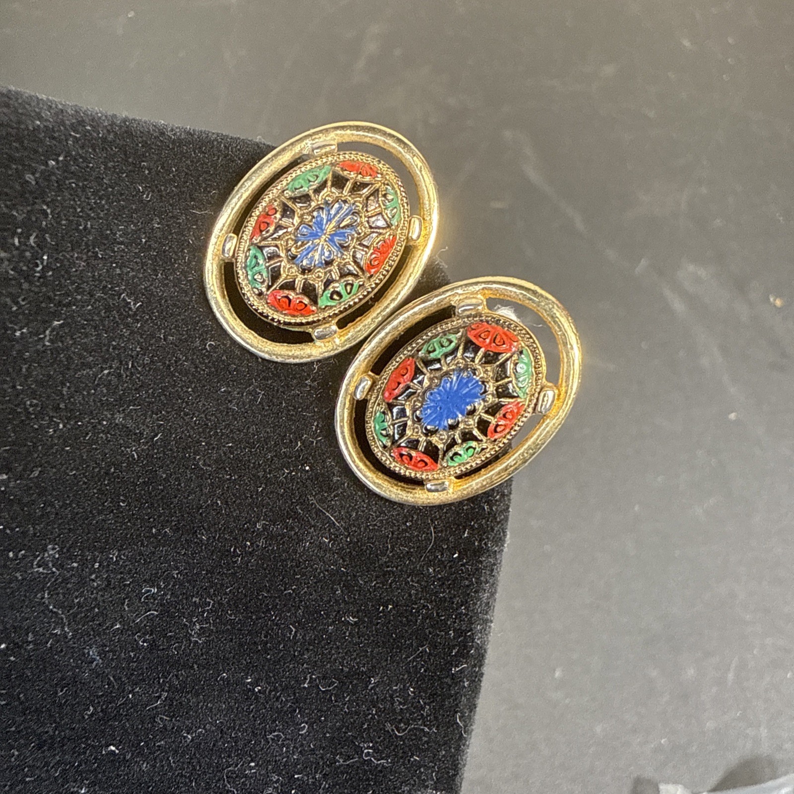 Vintage Sarah Coventry “Old Vienna” Clip On Earrings Mosaic Gold Plated 2″ Drop
