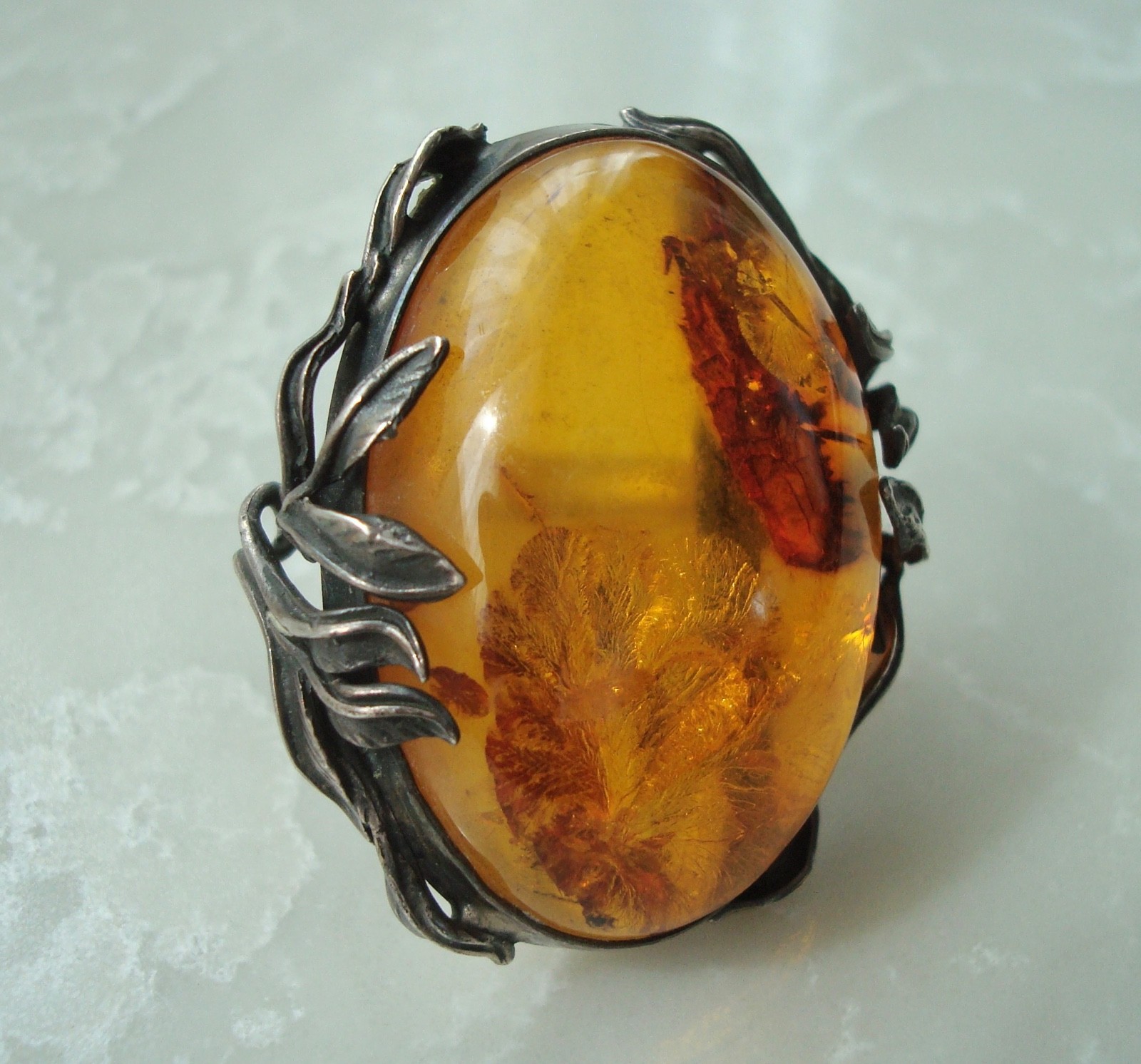 LARGE 1 ½” x 1 ⅜” Vintage AMBER STERLING Silver LEAVES RING 19.5 grams Size 8