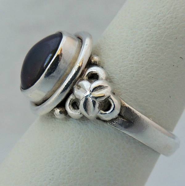 YOUNG LADIES Sterling Silver Estate Hand Crafted GARNET CABOCHON RING size 4.75