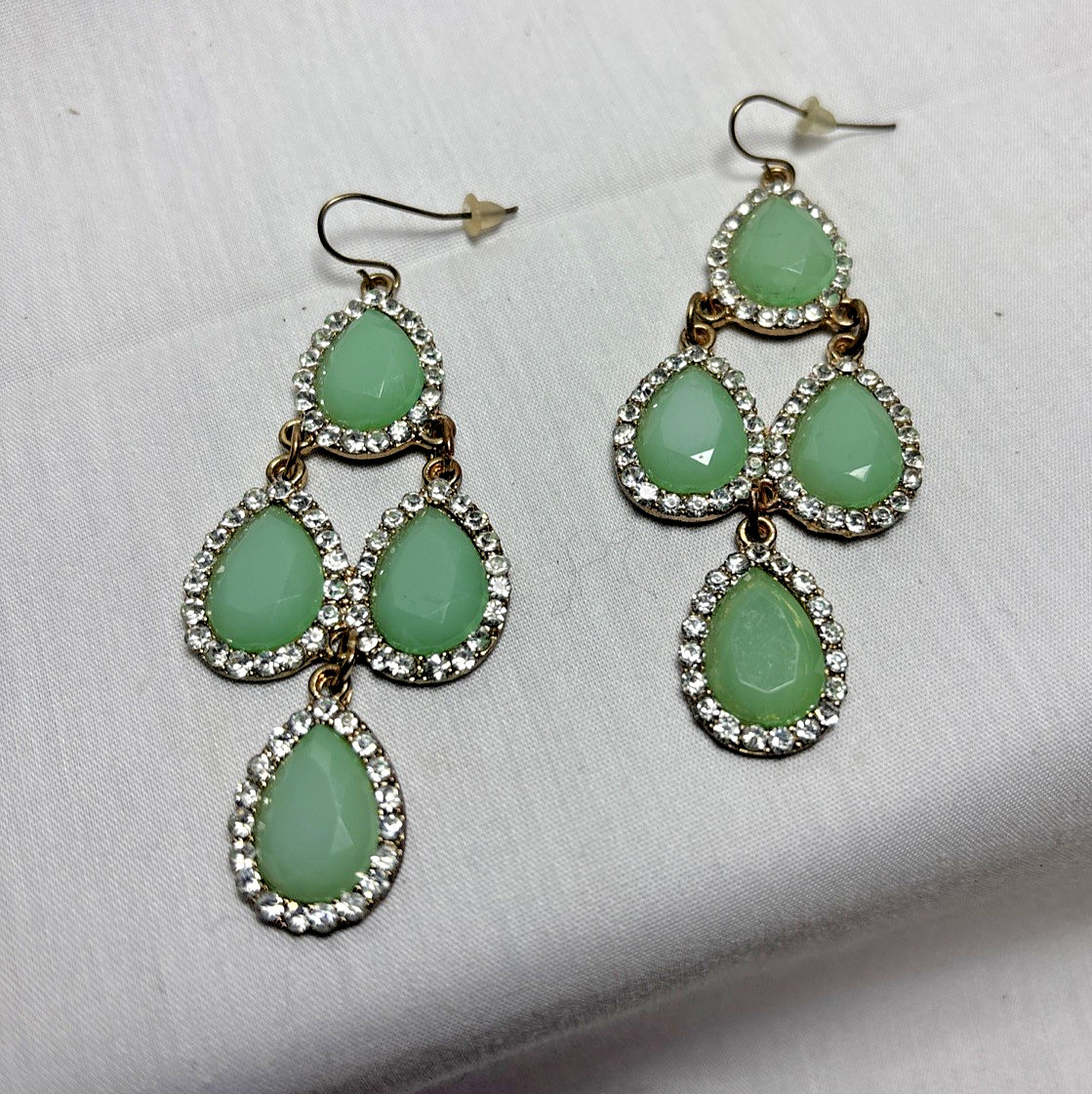 Sea Green Aqua Lucite Dangle Drop Pierced Earrings Waterfall Gold Tone E177