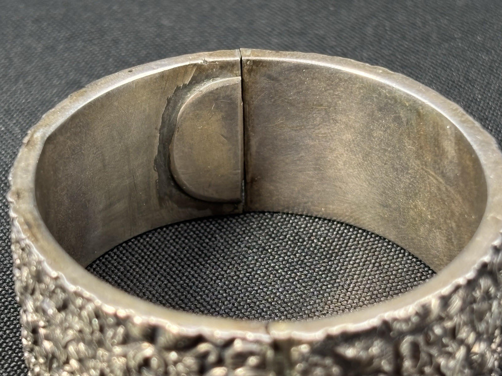 Vintage Sterling Silver REPOUSSE Victorian Style Floral Bracelet 1″ Wide