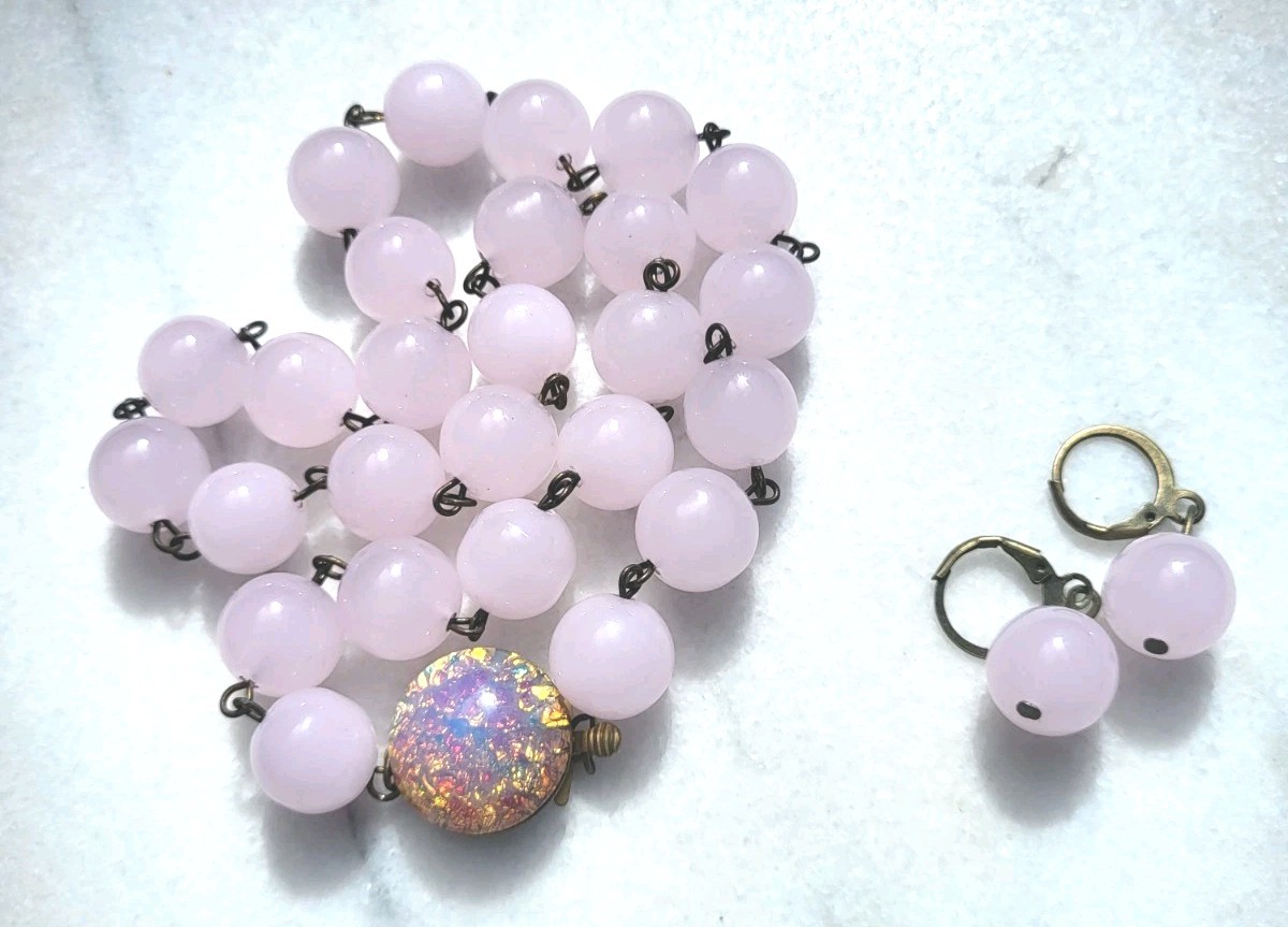SALE! VINTAGE PINK OPALINE GLASS BEAD NECKLACE SET OPAL FOIL GLASS CAB CLASP