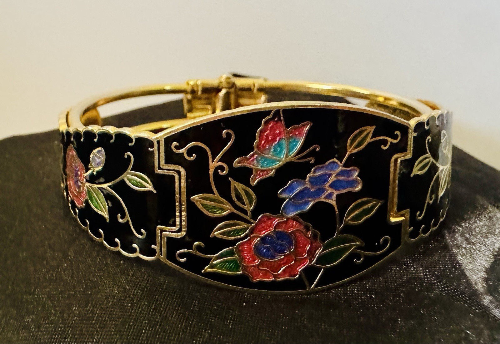 Vtg Cloisonné Floral Bangle Bracelet Black Enamel Gold Tone Hinged Butterfly
